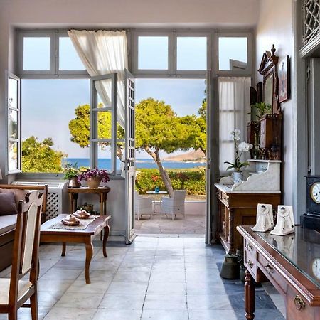 Dellagracia Mansion In Poseidonia Syros Villa Posidhonía Екстериор снимка